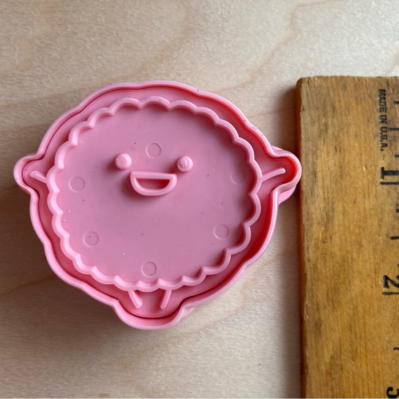 Kawaii Japanese Anime Sumikko Gurashi  Plastic Cookie cutters shapers molds - Picture 6 of 7